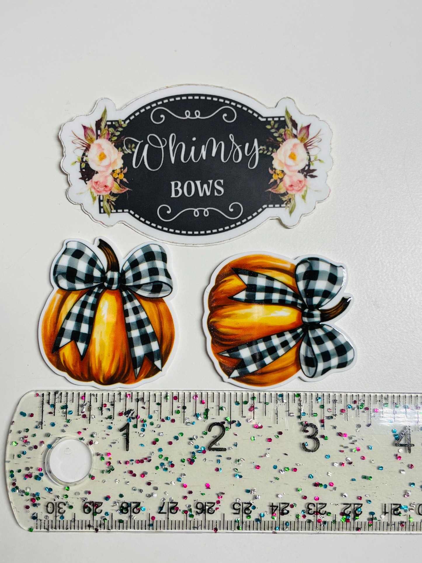 PUMPKIN W PLAID BOW RESIN SMALL