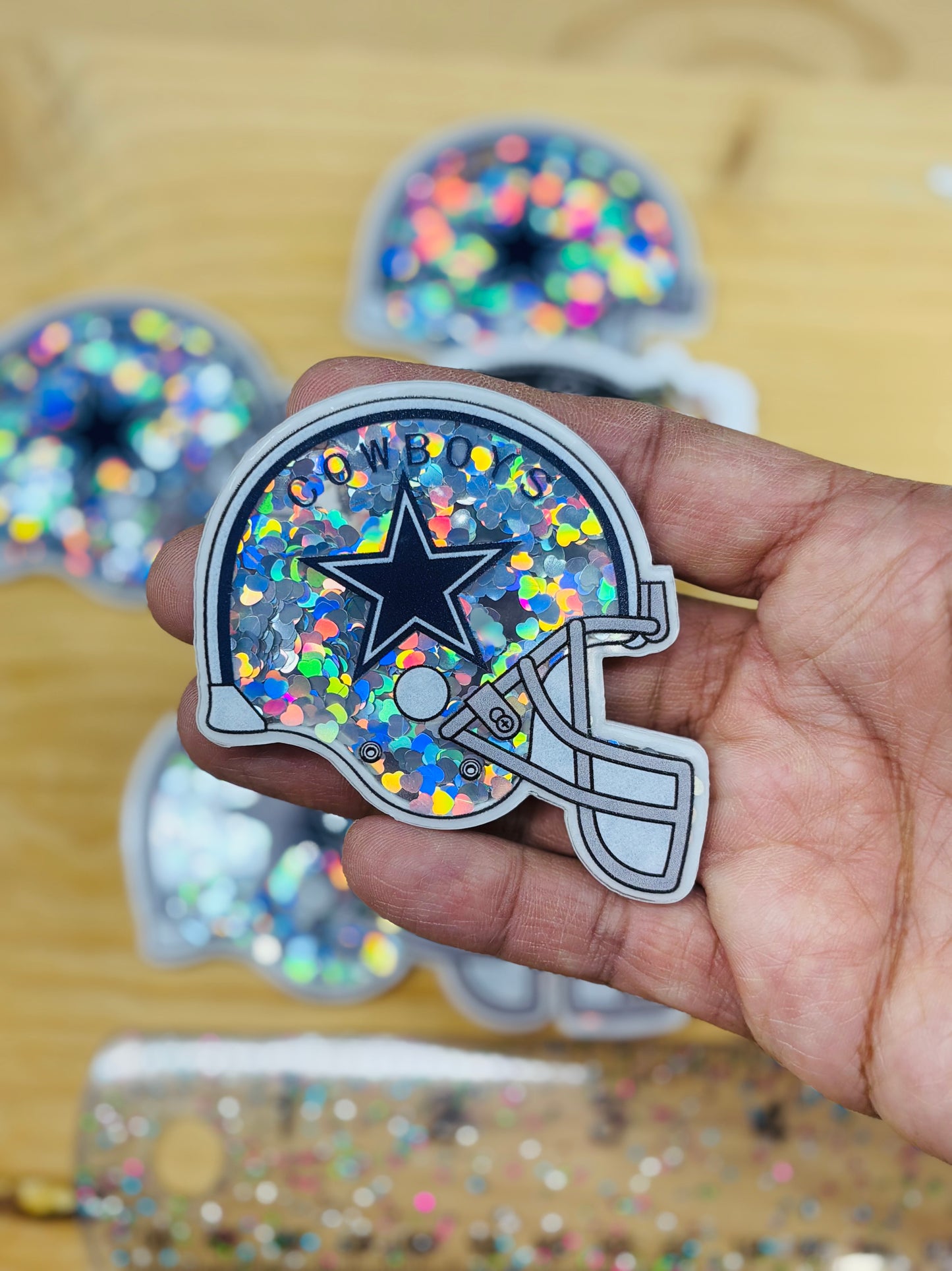 DALLAS GLITTER SHAKER Resin