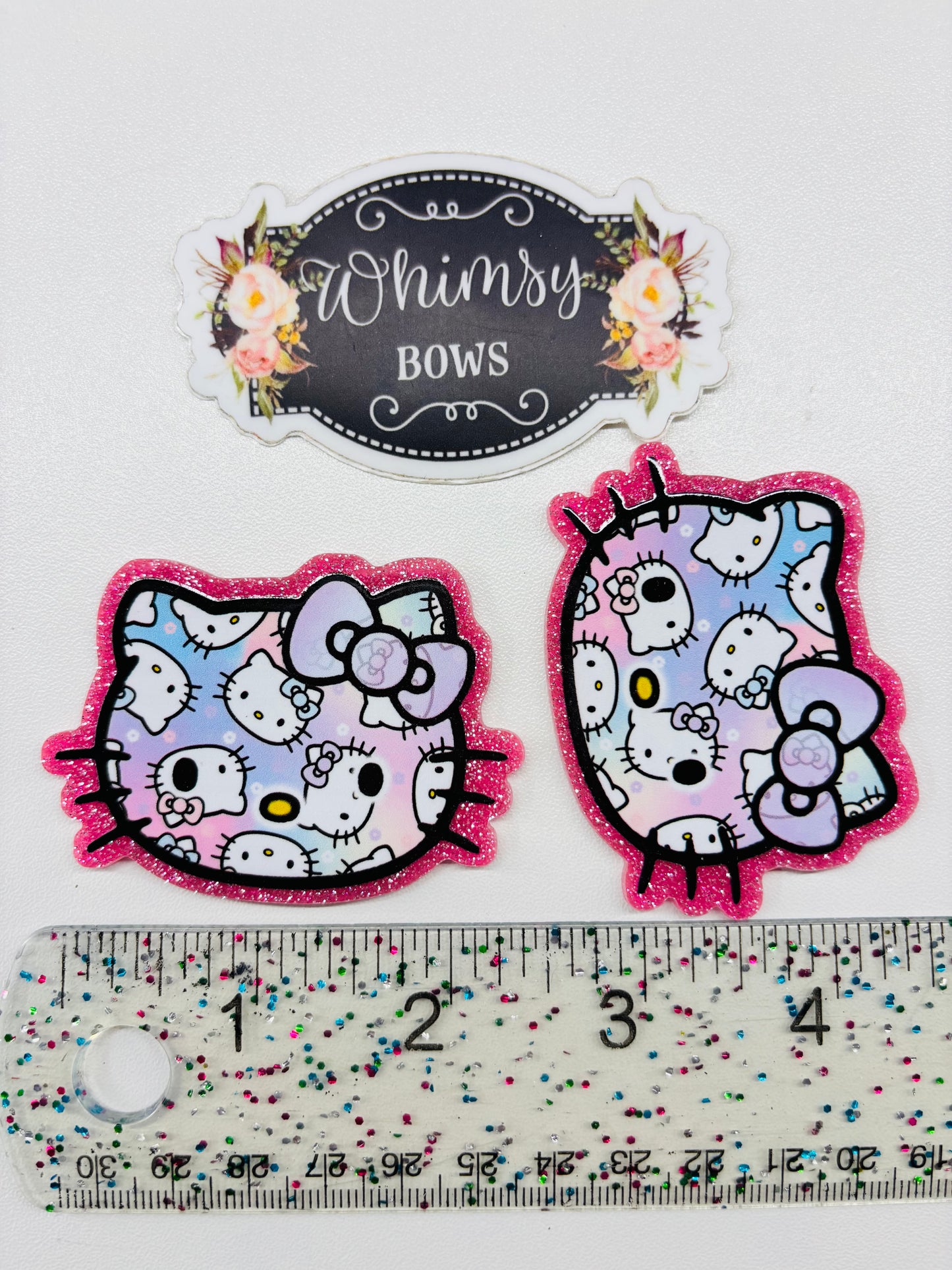 HK PINK FACE GLITTER Large Resin