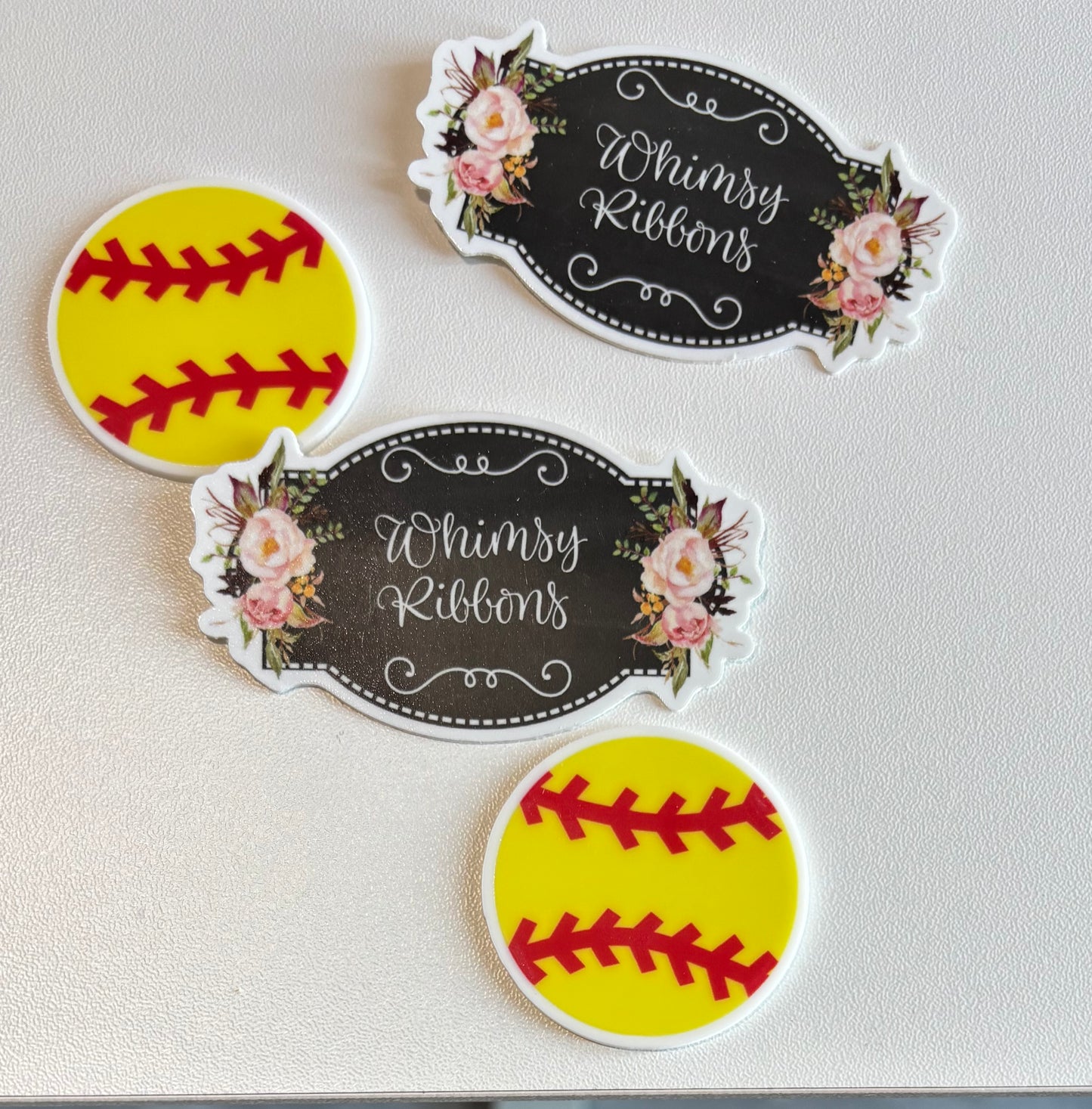 SOFTBALL LACES SMALL RESIN