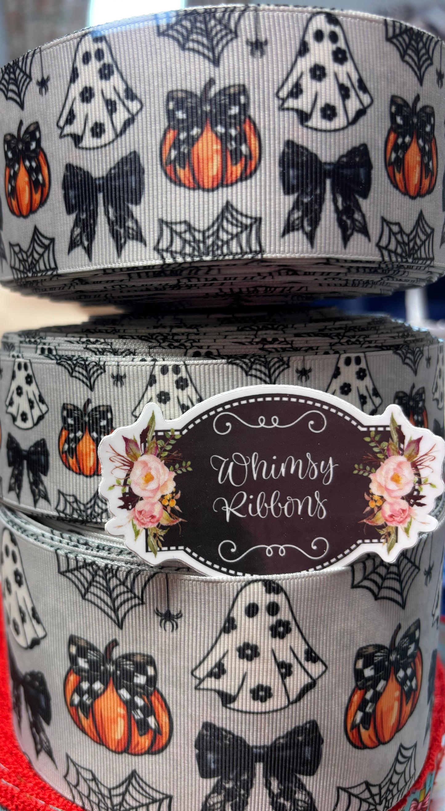 1.5 INCH CUTE GHOST W BLACK PLAID PUMPKIN