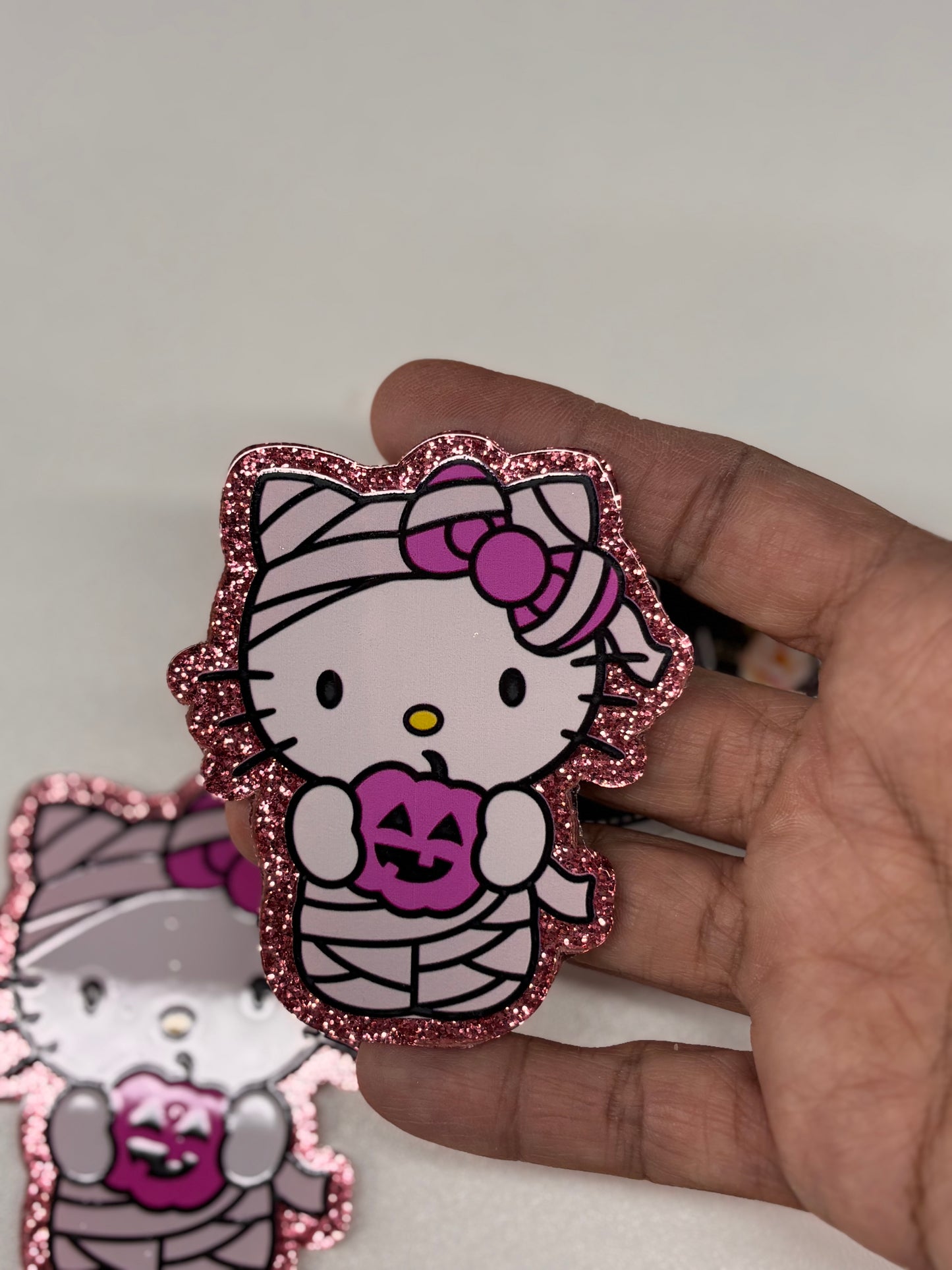 HK Kitty  MUMMY  HALLOWEEN GLITTER Large Resin