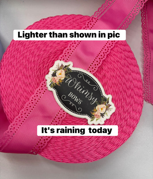 1.5 SCALLOPED  TRIM RIBBON HOT PINK