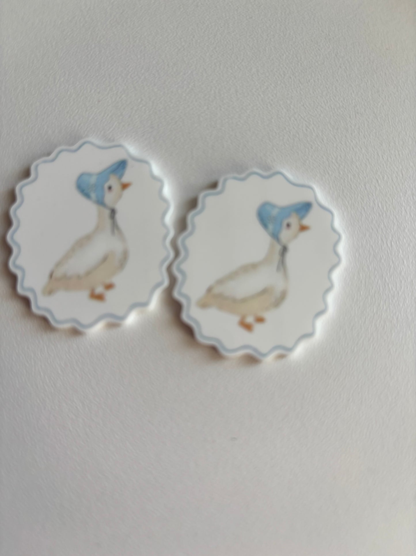 GOOSE SMALL RESIN
