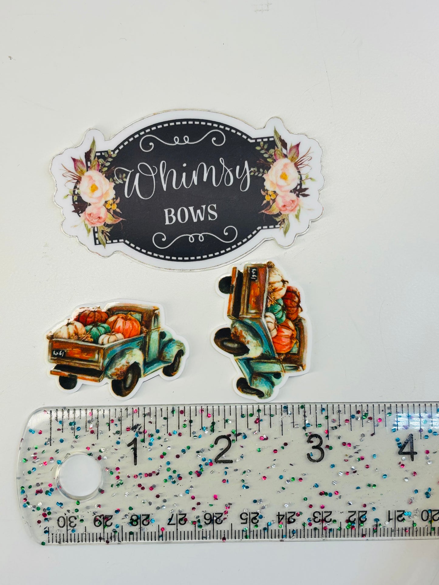 FALL PUMPKINS TRUCK RESIN SMALL