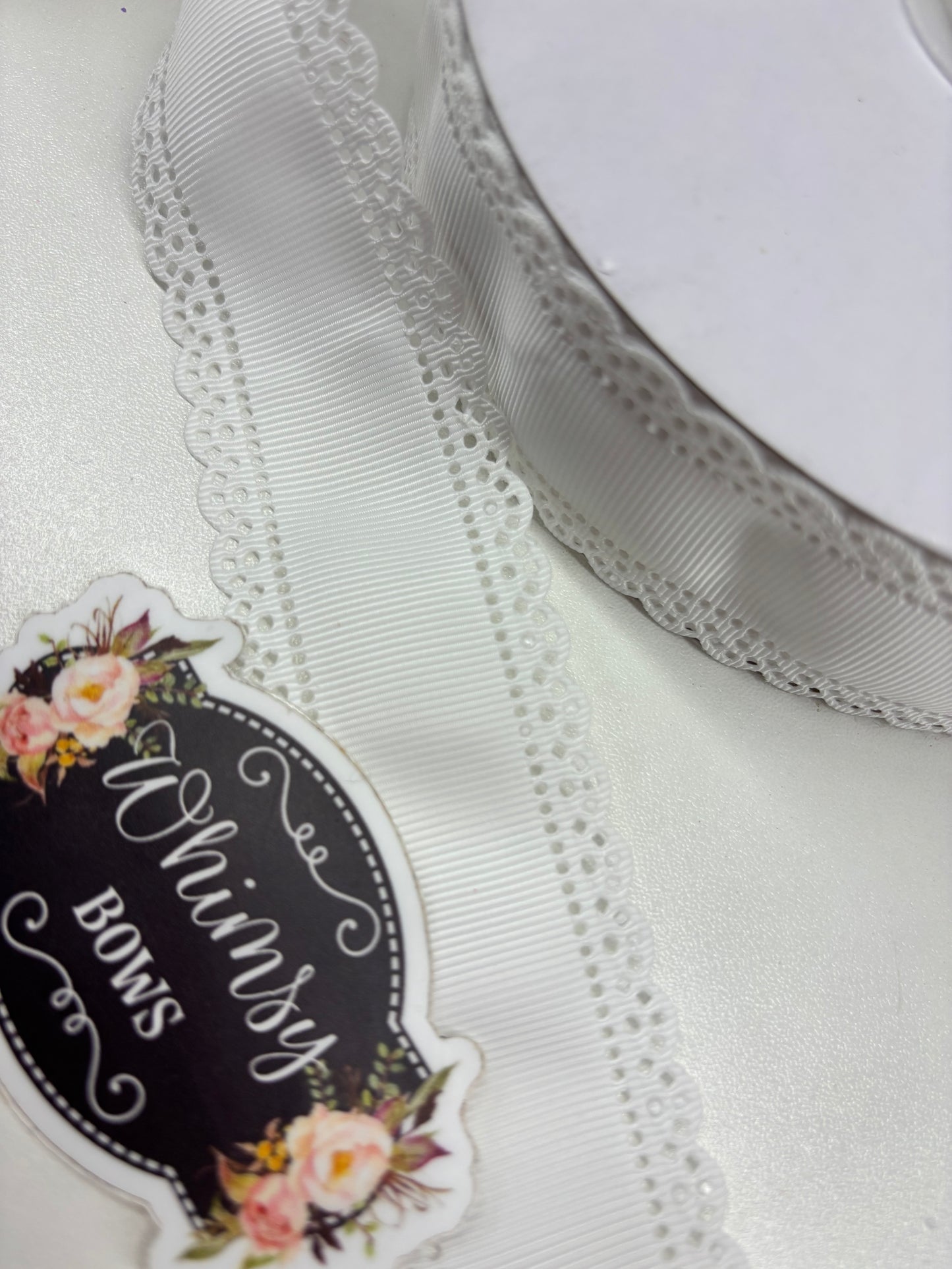 1.5 SCALLOPED RIBBON TRIM  WHITE