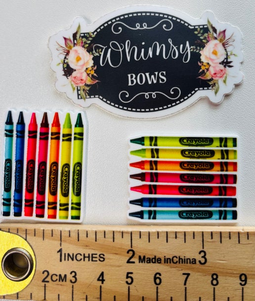 CRAYONS STANDING SMALL RESIN